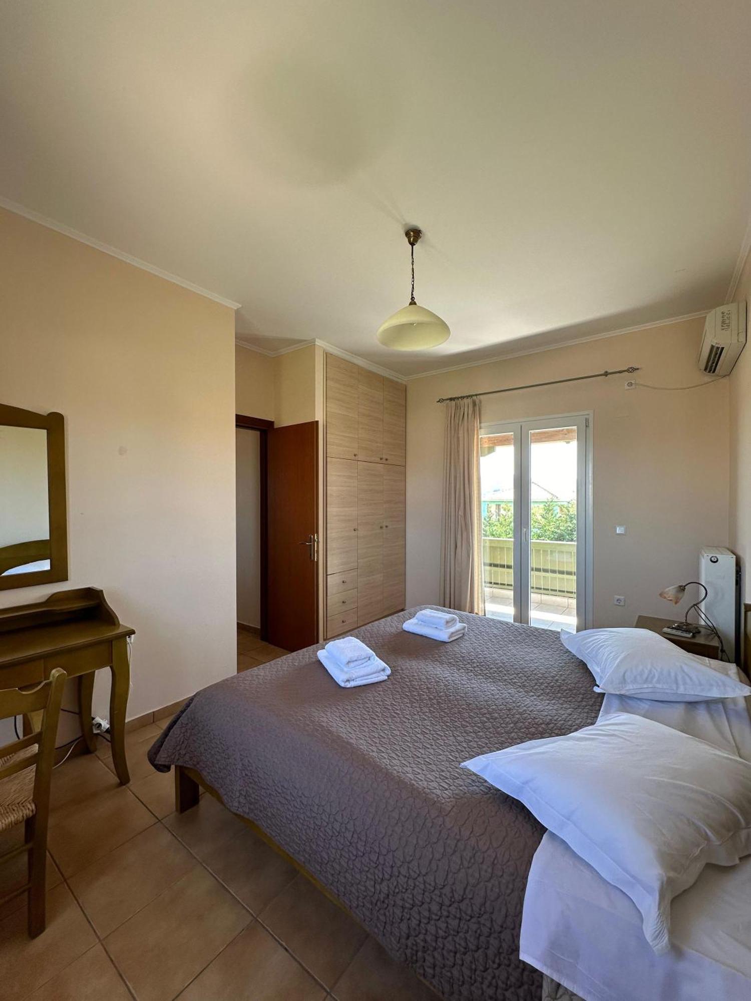 Ferienwohnung Porto Nirikos Lefkada - Private Parking Exterior foto