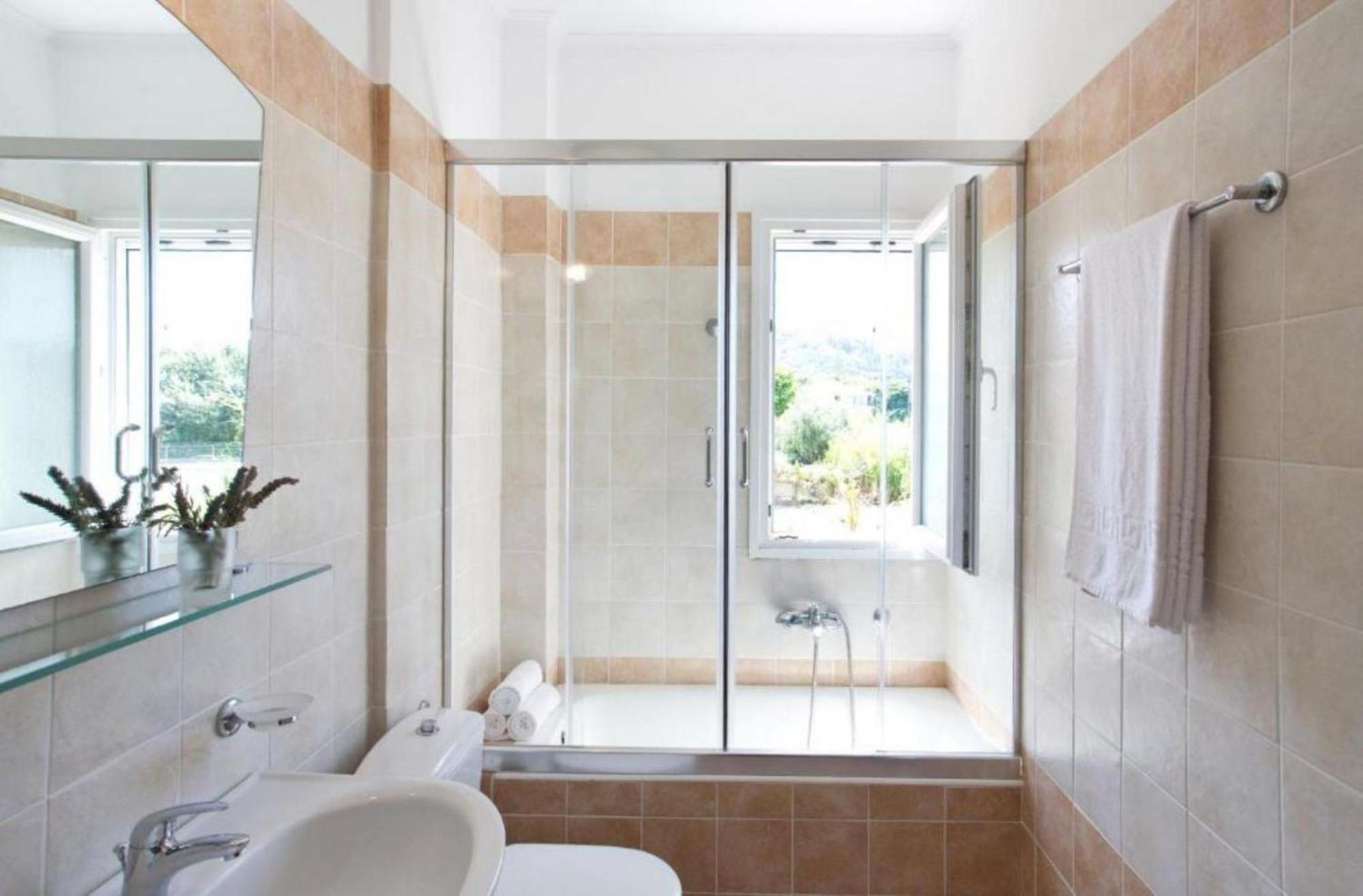 Ferienwohnung Porto Nirikos Lefkada - Private Parking Exterior foto