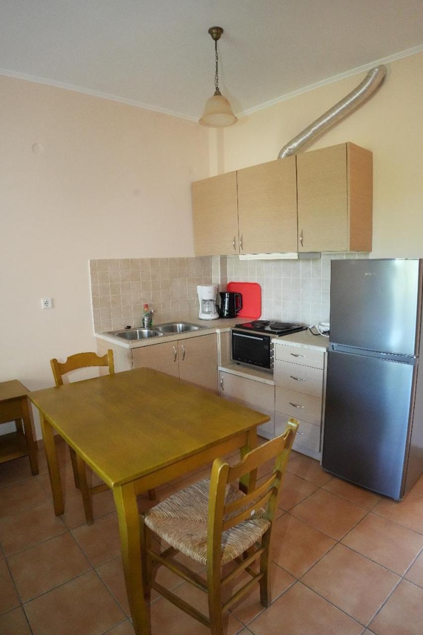 Ferienwohnung Porto Nirikos Lefkada - Private Parking Exterior foto