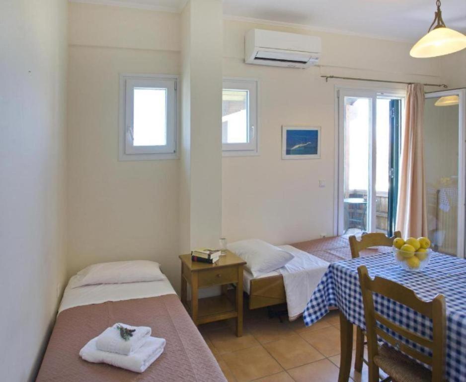 Ferienwohnung Porto Nirikos Lefkada - Private Parking Exterior foto