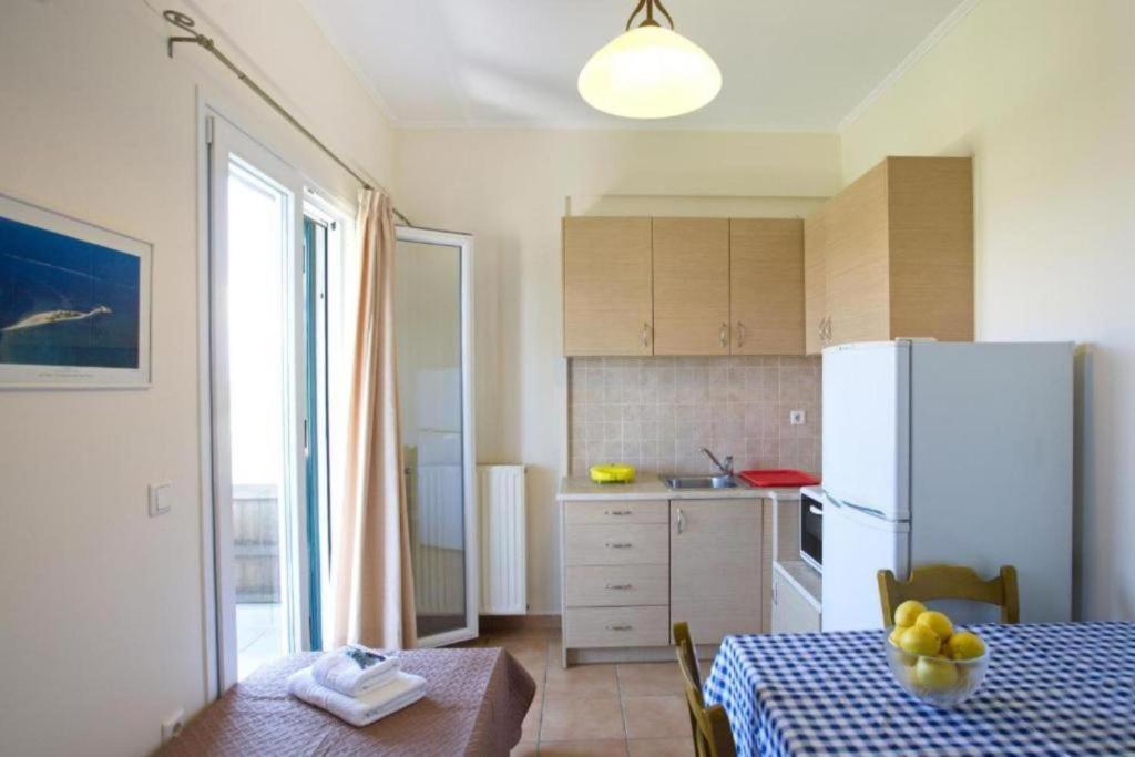 Ferienwohnung Porto Nirikos Lefkada - Private Parking Exterior foto